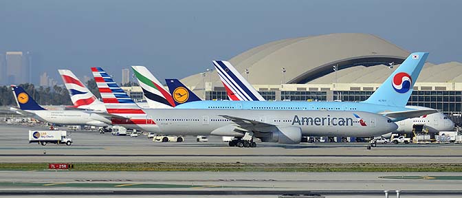 American Boeing 777-323ER N725AN, Korean Air Airbus A380-861 HL7611, Air France Airbus A380-861 F-HPJI, Lufthansa Boeing 747-830 D-ABYK, Emirates Airbus A380-861 A6-EEO, British Airways 
Airbus A380-841 G-XLEE, Asiana Airlines Boeing 777-28EER HL7732, and Etihad Airways Boeing 777-237LR A6-LRC, Los Angeles international Airport, January 19, 2015